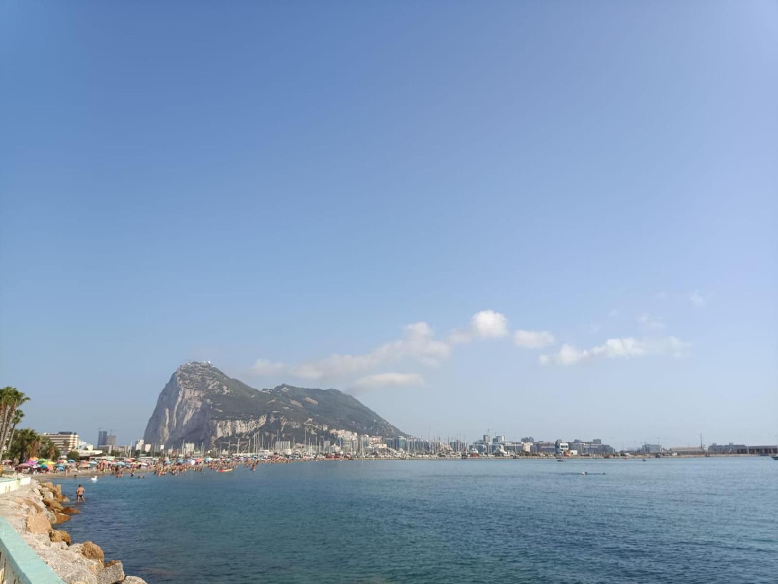 Vistas A 3 Paises Y 2 Continentes 1º Linea De Playa A 5 Minutos De Gibraltar Apartment La Linea de la Concepcion Ngoại thất bức ảnh